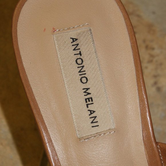 NWOB "ANTONIO MELANI" QUINNLYNN LEATHER WEDGE HEELS SZ 9 - Picture 2 of 5
